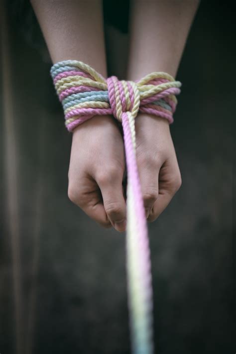 Beginners Guide To Shibari Rope Bondage 4 Rope Wrist Tie With Leash