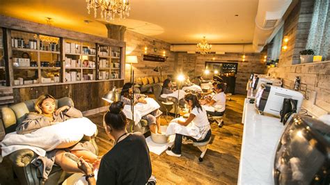 13 Spas In Chicago To Escape The Hustle And Bustle Of The City Facial Spa Chicago Spa Spa
