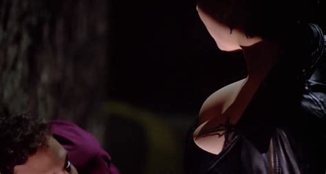 Naked Jennifer Tilly In Embrace Of The Vampire