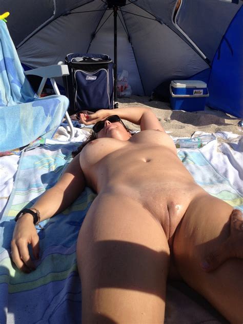 Caught Sunbathing Nude Bobs And Vagene