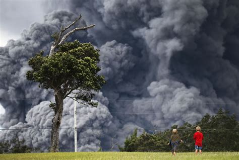 Volcano Eruption Doesnt Stop Golfers In Hawaii Cnn