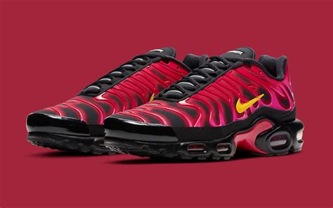Supreme X Nike Air Max Plus Tn ‘’fire Pink’’ Da1472 600 Sneaker Style