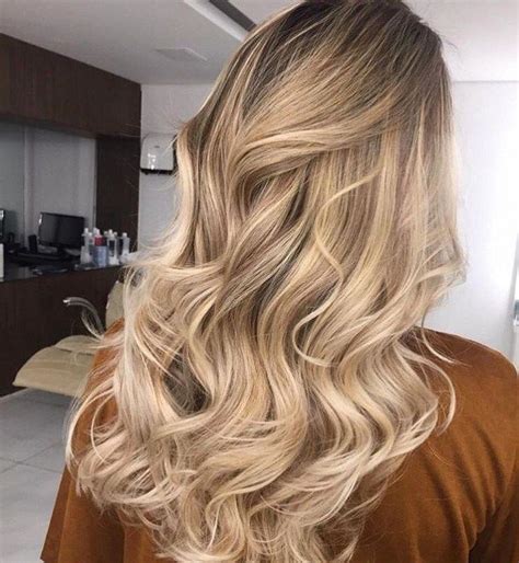 40 gorgeous honey blonde hairstyles ideas blondehairstyle womanhairstyles honeyblondehair