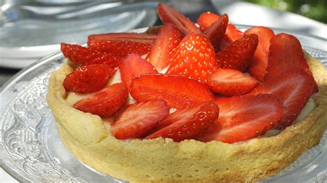 tarte aux fraises facile découvrez les recettes de cuisine de femme actuelle le mag