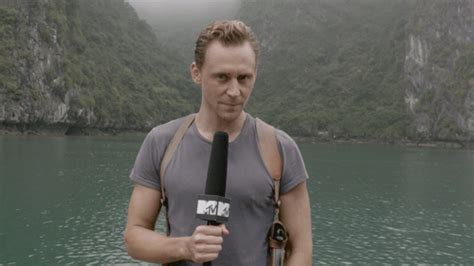 We know that tom hiddleston was the first actor to sign on now, hiddleston has come out to reveal the first details on who he's playing the film. Head on to the set of Kong: Skull Island with Brie Larson ...