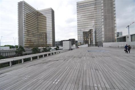 Des livres, revues, cd et dvd empruntables, des ressources numériques, toute une see more of médiathèque françois mitterrand on facebook. La terrasse ipé de la bibliothèque François Mitterrand ...