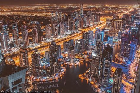 Incredible Photos Show Dubais Dazzling Skyline Above The Fog City