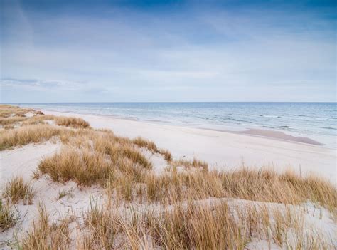 Vi matchar dig med de bästa mäklarna i yngsjö strand. Stränder i Skåne | Visit Skåne
