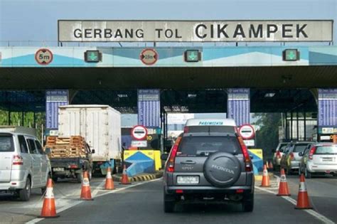 Dampak One Way Di Tol Japek Lalin Di Beberapa Ruas Jalan Dialihkan