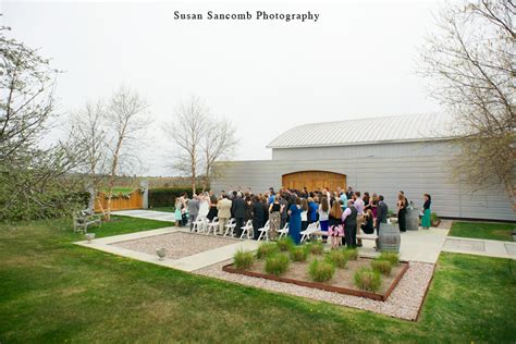 Rob And Shaynnas Salt Water Farm Vineyard Wedding Stonington