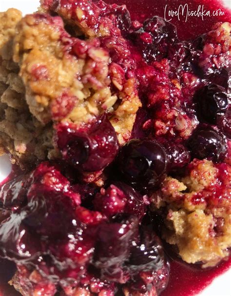how to make easy blueberry crisp from scratch love mischka