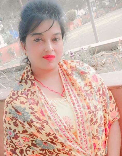 Sunitha North Indian Punjabi Maid For Transfer No Agency Fee • Singapore Classifieds