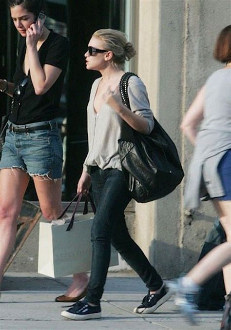 Olsens Anonymous Steal Ashley Olsens Casual Cool Shopping Look
