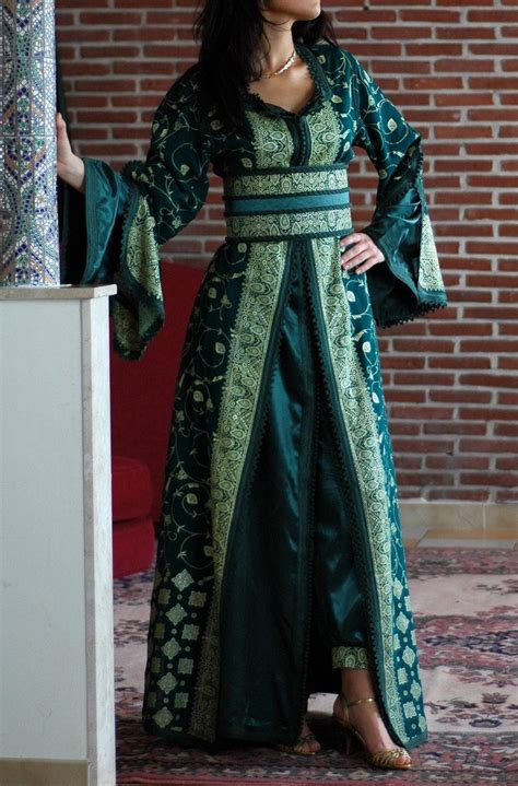 Well, for starters, the traditional clothing for both men and women is the moroccan djellaba. Eloquent Hijabi : Beautiful Moroccan Dresses Caftans! Top ...