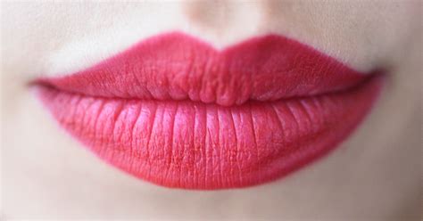 7 Ways Chapped Lips Could Be A Sign Of Something Else