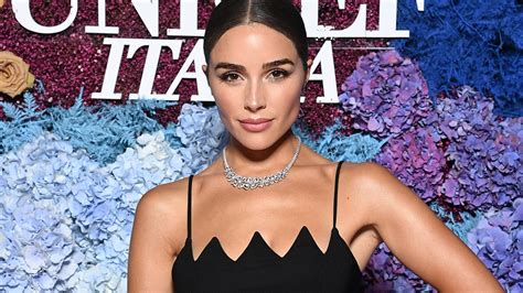 Olivia Culpo Seemingly Gives Her Business To American Airlines After
