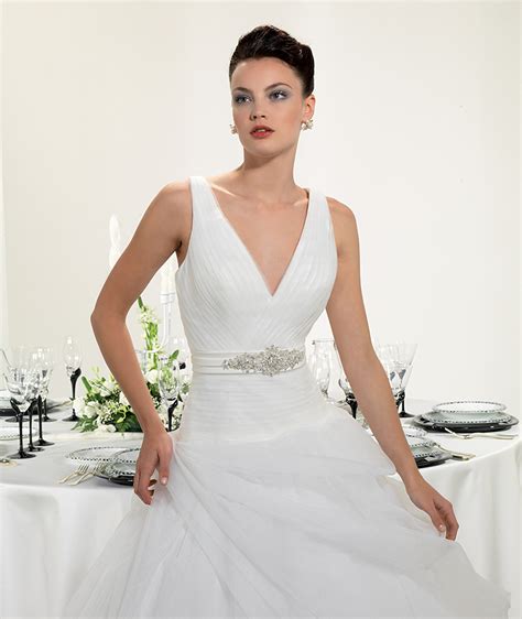 The Perfect Wedding Dress For Each Body Type Eddy K Bridal Gowns