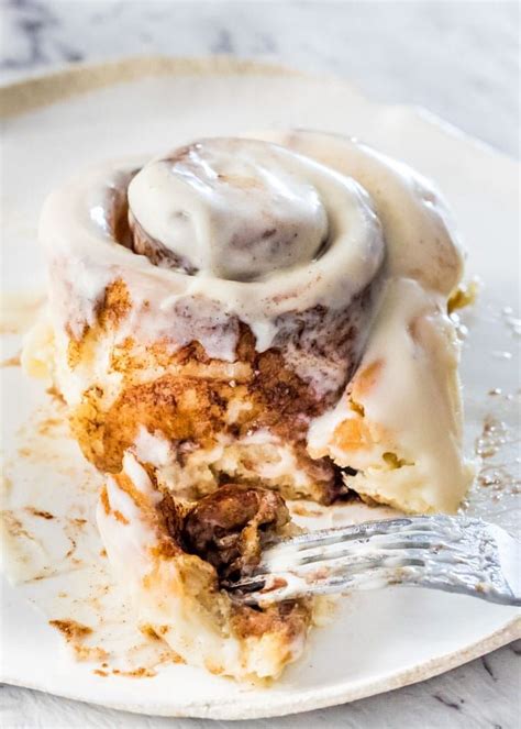 These Incredibly Delicious Cinnamon Rolls Can Be In Your Hands In Only