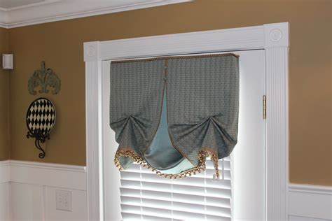 Front door blinds & shades. Simply by Sabrina: Side Entry Door Window Treatment