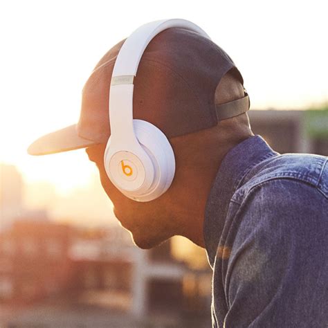 Beats Studio3 Wireless Bluetooth Noise Cancelling Over Ear Headphones