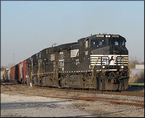 Ns 9087 At Centralia Illinois Eastbound Ns 111 With On Flickr