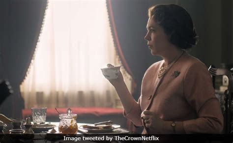 The Crown New Still Olivia Colman Transforms Into Queen Elizabeth Ii