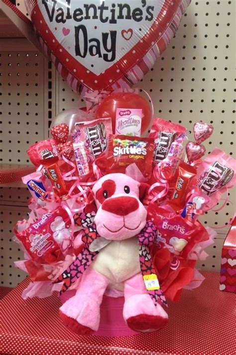 30 Diy Valentine Candy Bouquets Ideas With Images Valentines Candy