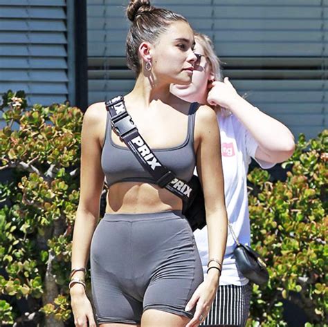 Juicy Madison Beer Cameltoe In Tight Gray Shorts Scandal