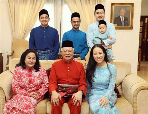 Datin seri hajah rosmah binti mansor is the second wife of former prime minister of malaysia, najib razak. Lulusan Harvard, Kenali Anak Perempuan DATUK SERI NAJIB ...