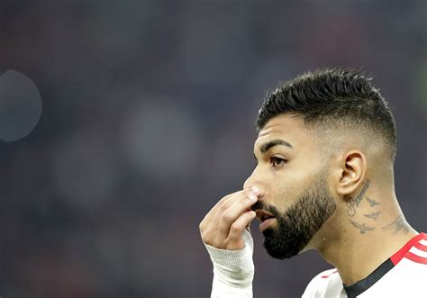 Amazing magic skills, passes and goals from gabriel barbosa almeida playing with santos fc (bra) and brazil national. Flamengo striker Gabriel Barbosa wins player of year poll