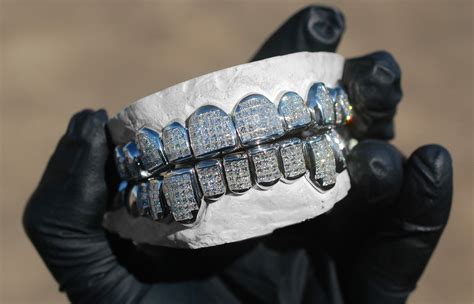 Houston Grillz Buy Stylist Teeth Grillz At The Best Price