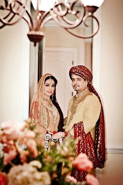 Hum Awaz Entertainment Magazine New Pics Of Reemas Wedding