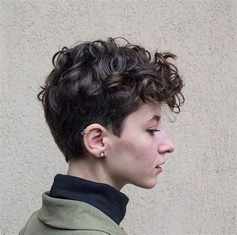 Pin By Nadia Birch On Hair In 2021 Super Short Hair Androgynous