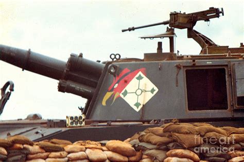 155mm M 109 516th Field Artillery Central Highlands Vietnam 1968