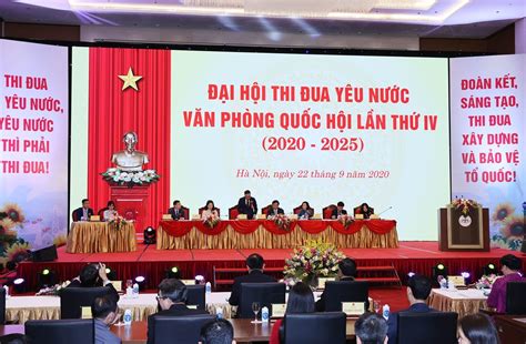Một ứng cử viên khác cho ghế tổng bí thư là bà nguyễn thị kim ngân, người phụ nữ đầu tiên giữ chức vụ chính trị. Chủ tịch Quốc hội Nguyễn Thị Kim Ngân dự Đại hội thi đua ...
