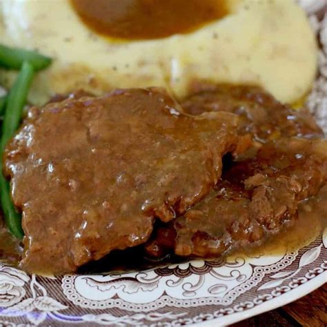 Now, this easy weeknight meal may not photograph very well, but boy it is tasty. CROCK POT CUBED STEAK (+Video) | The Country Cook | Recipe ...