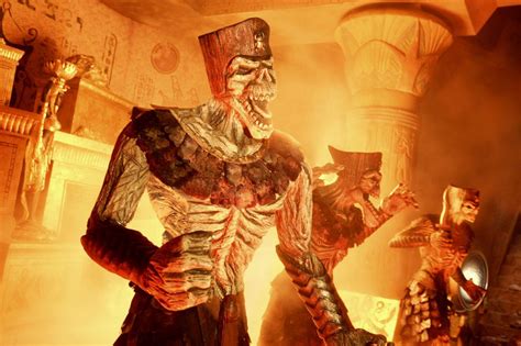 Comparing Universal's FL and CA Revenge of the Mummy Rides