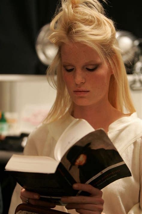 Woman Reading Books To Read For Women Models Backstage Model Lifestyle Smart Girls Book