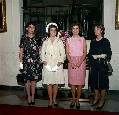 St C167 1 62 First Lady Jacqueline Kennedy Attends Tea For Alumnae And