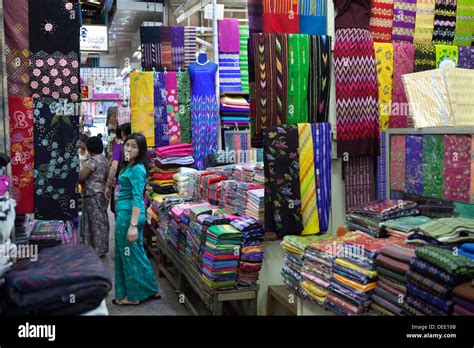 Burmese Longyi Stalls Bogyoke Aung San Market Yangon Rangoon Stock