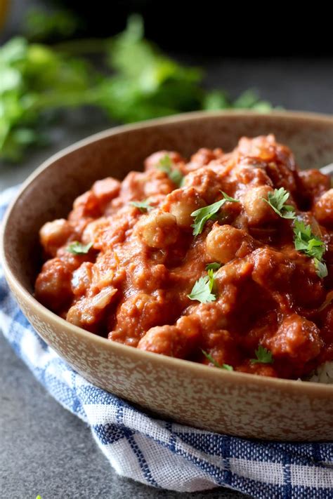 When the word hot appears, swirl in 1 tablespoon of the oil. Easy Chickpea Tikka Masala | The Conscientious Eater