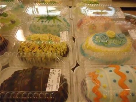 Ham and lamb are classic, but there are so many other great options, as well. Pictures of decorate easter cakes | Big Loaf Cakes Decorated for Easter for Sale at Publix ...