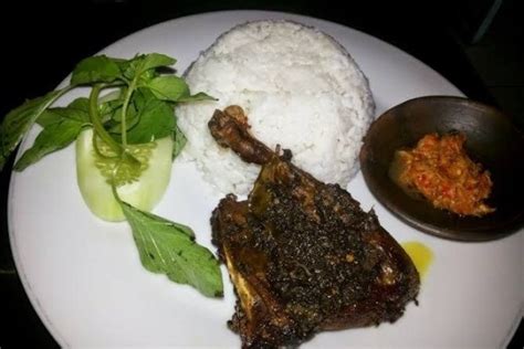 1 ekor bebek yang udah dibersihkan (sekitar 800 gram), potong2 sesue slera 2 sdm cuka 400 ml air matang 2 tangkai sereh, masing2 potong dua. Daftar Kuliner Tradisional yang Bakal Hits Tahun 2021 ...
