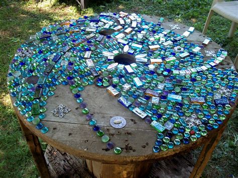 Easy 10 Diy Glass Yard Art Design Ideas For Your Garden Decor Mosaic