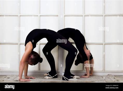 Child Bending Backwards Hi Res Stock Photography And Images Alamy