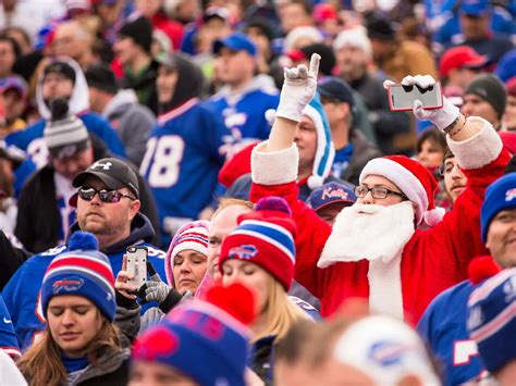 Football Holiday - Boomer Esiason Claims We Shouldn't Be Surprised If