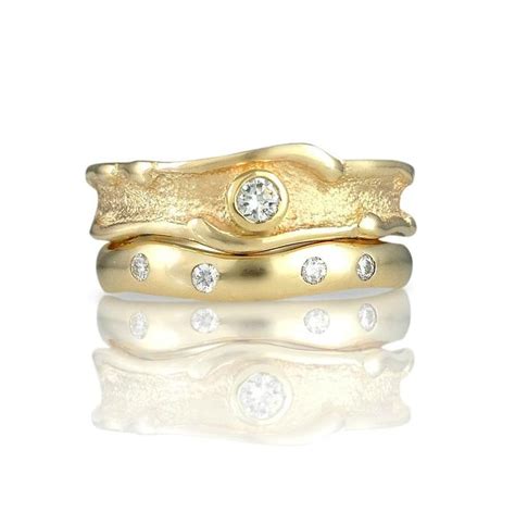 Https://tommynaija.com/wedding/beach Themed Diamond Wedding Ring Set