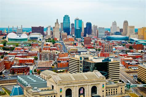 It is the largest city in missouri with a population around 450,000 people, and more than 2 million in its metropolitan area (2015 estimate). Kansas City clean energy goals could get a boost from ...