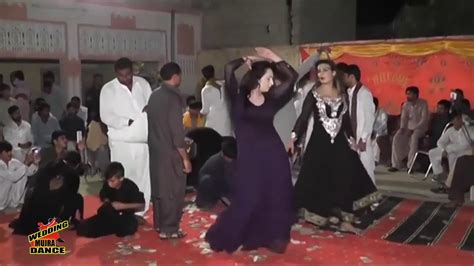 Latest New Mujra Galiyan Galiyan Husan Diyan Wedding Mujra Dance
