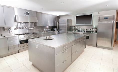 Reasons Why A Stainless Steel Kitchen Island Is The Perfect Addition To Your Kitchen B